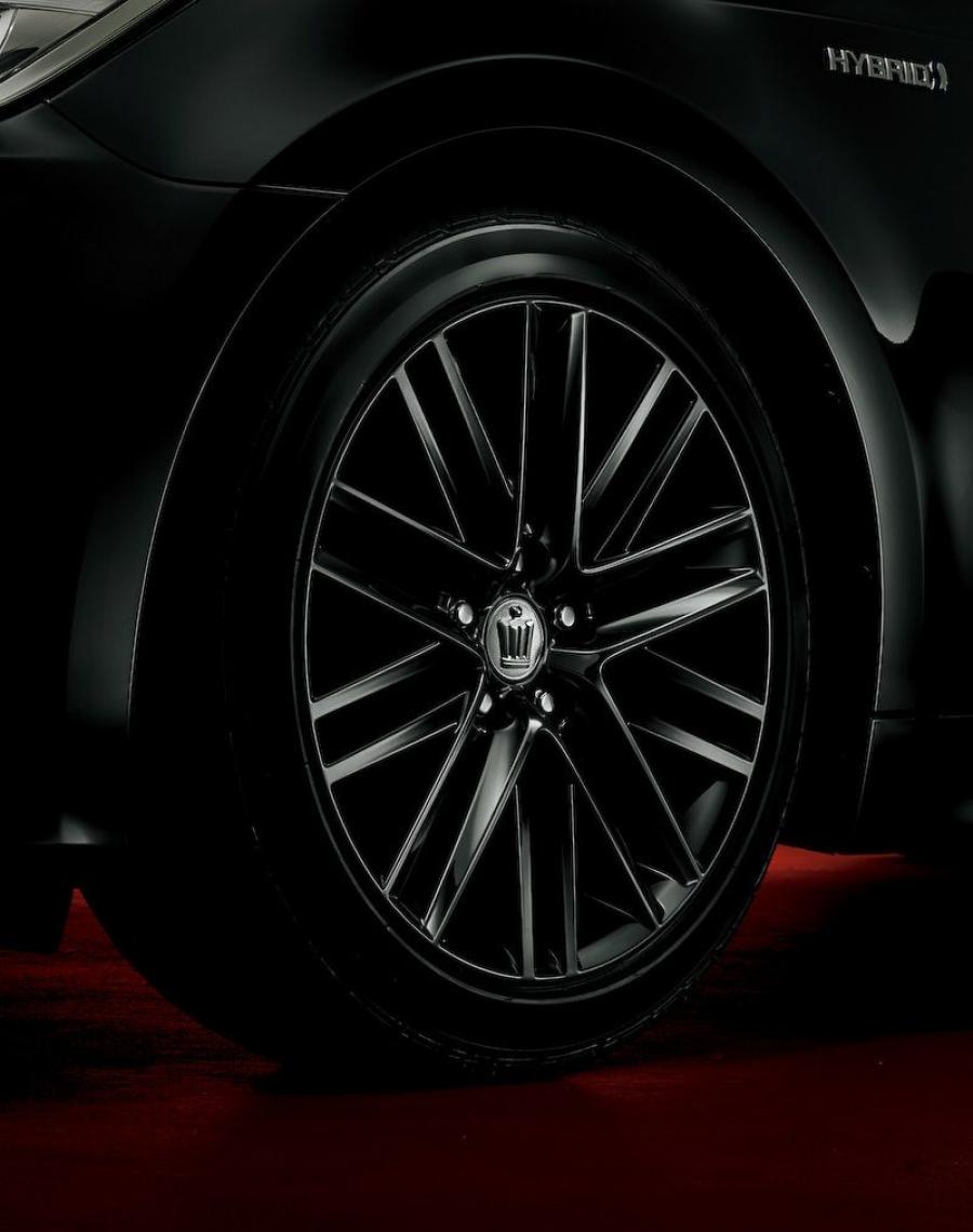  Toyota Crown Athlete S Black Style 2014 года  (фото 5 из 5)